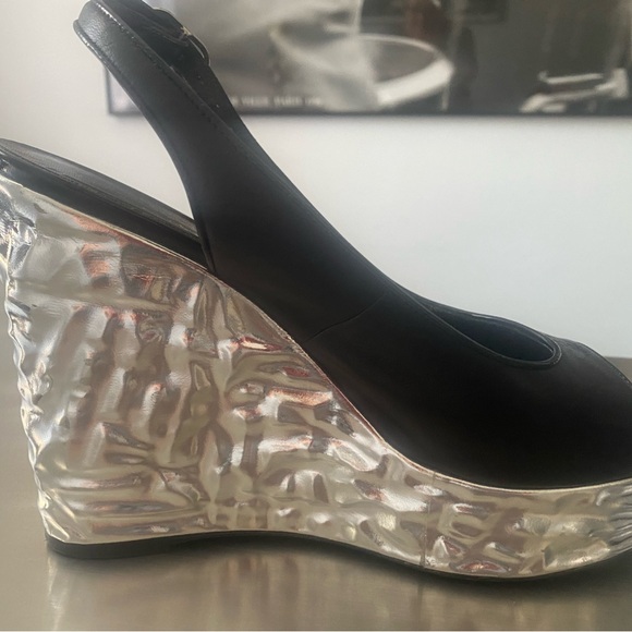 CHANEL Platform Sandals, Silver Leather platform and Heel, Used twice, size 38 - Picture 3 of 8